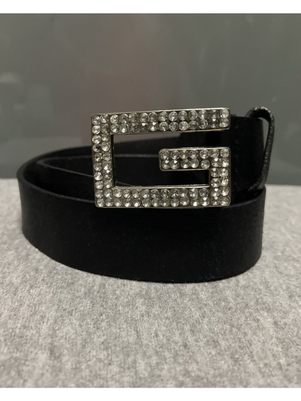 Guess Vintage 90s Y2K Small Rhinestone Crystal Logo Buckle Black Leather Belt